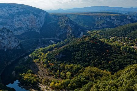 Panorama sur la réserve naturelle des gorges de l'Ardèche